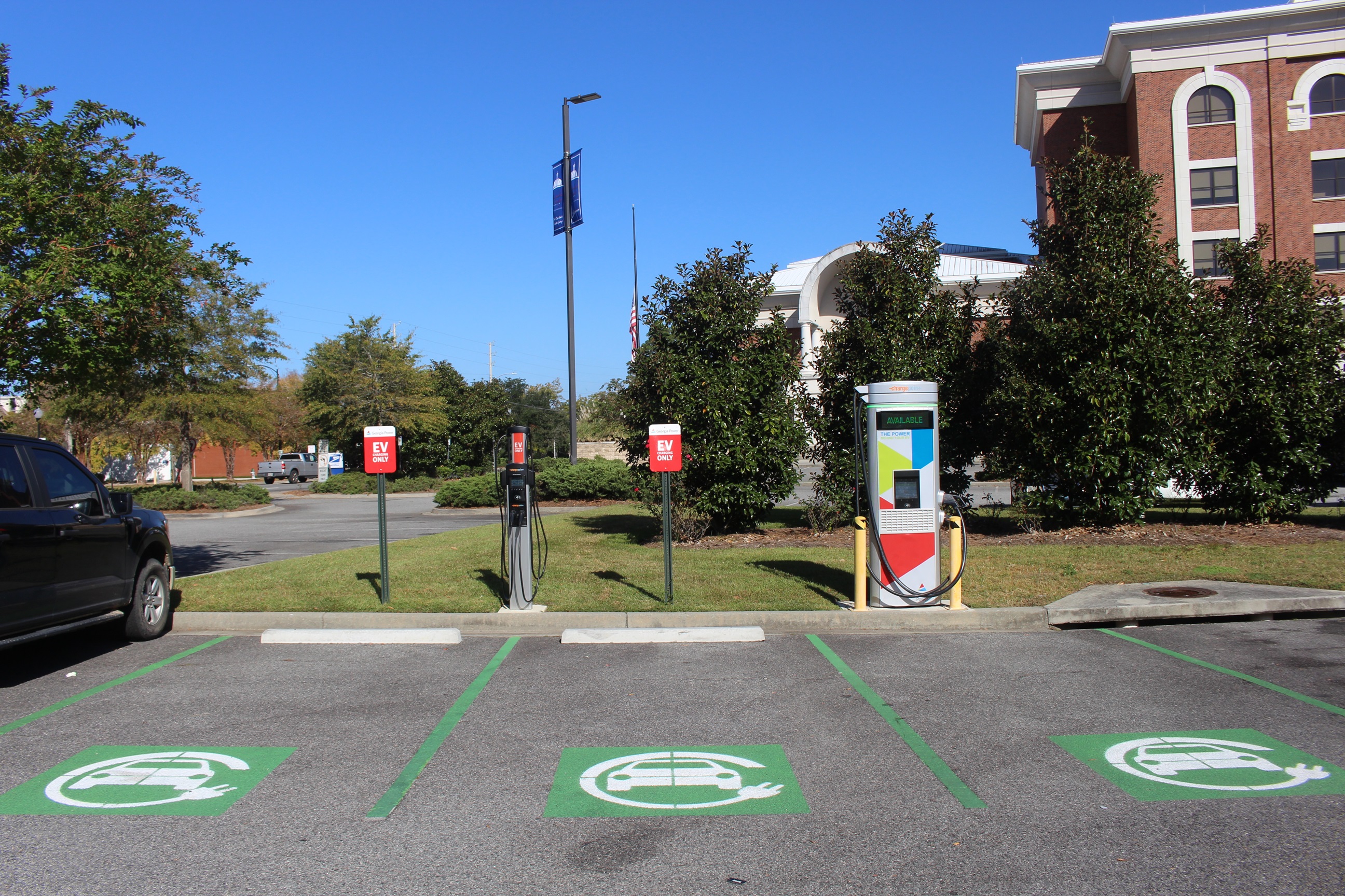 Issue Brief | Planning for Equitable EV Charging: A Review of Justice40 Elements in National EV Infrastructure State Plans